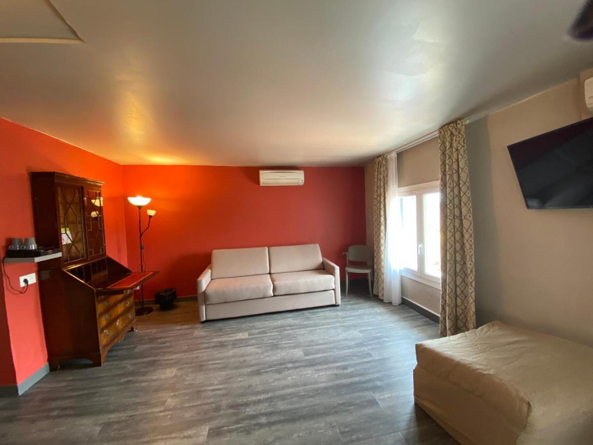 Hotel Majestic Nîmes Buitenkant foto